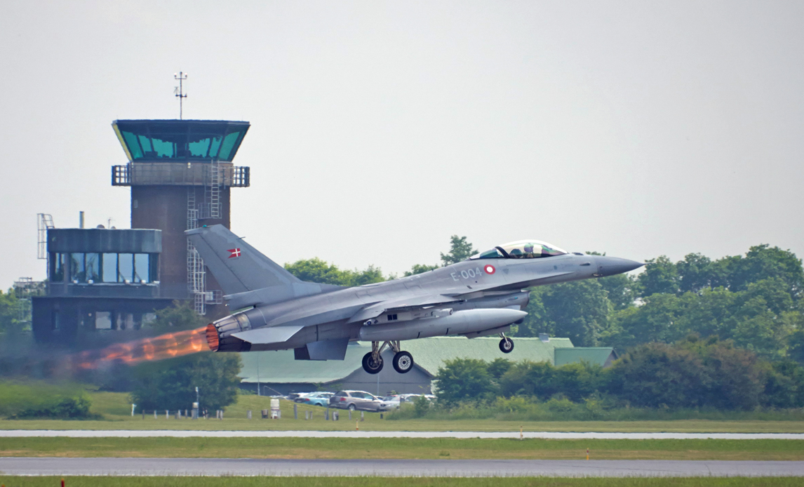 F-16 fløj i 2016 afsted fra Flyvestation Skrydstrup mod Tyrkiet for at deltage i kampen mod terrorbevægelsen ISIL i Irak og Syrien. Foto:
