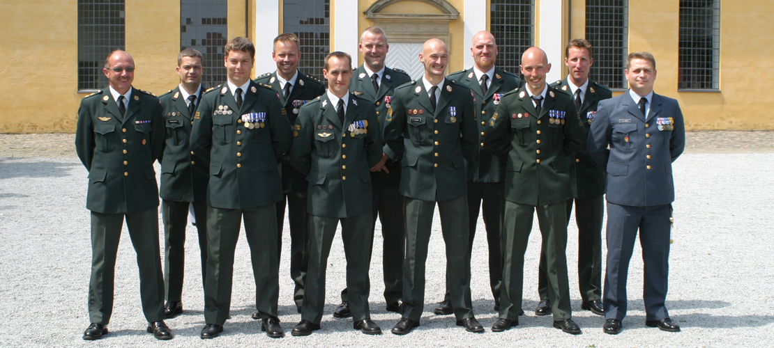 Forsvarets Medalje for Tapperhed og Forsvarets Påskønnelse overrakt ved parade på Kastellet den 20. juni 2007.
