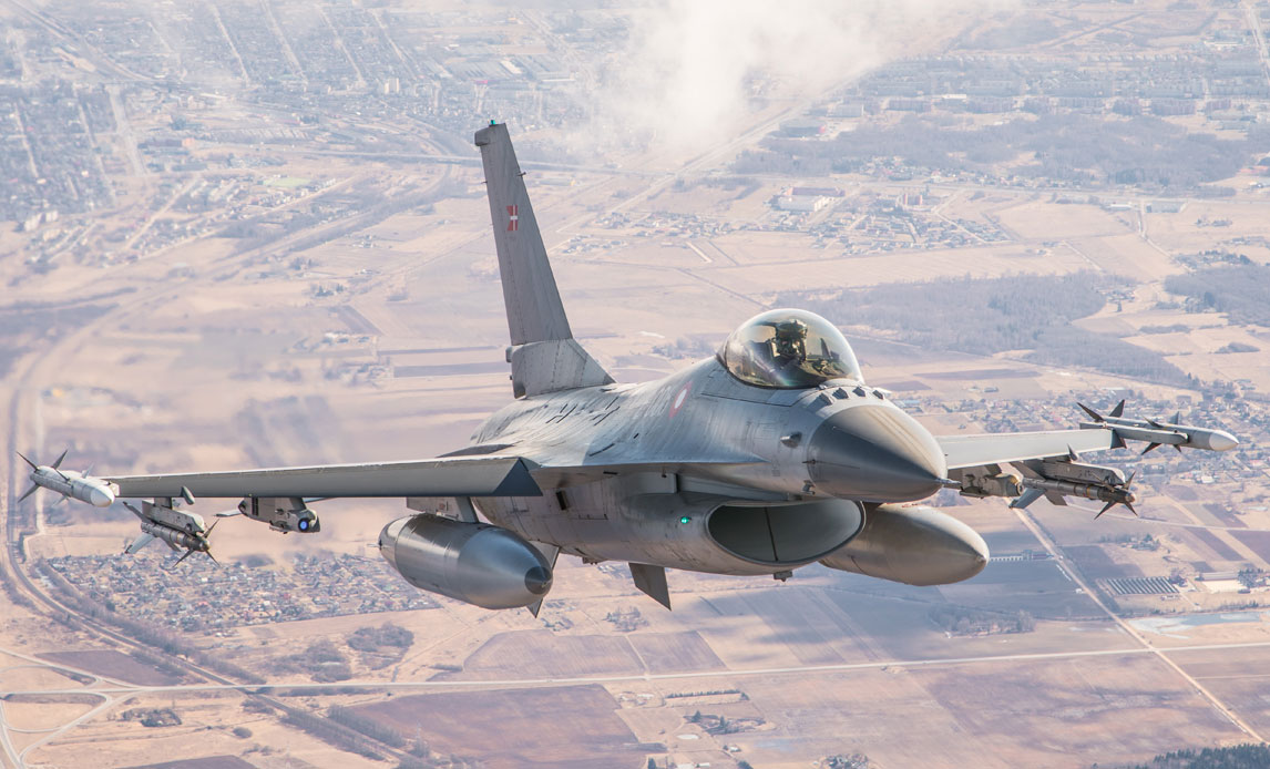 Dansk F-16 over Baltikum i forbindelse med danske deltagelse i Baltic Air Policing 2018.