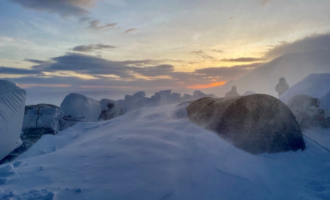 Jægerkorpset på øvelse i Nordskandinavien - basecamp i snestorm