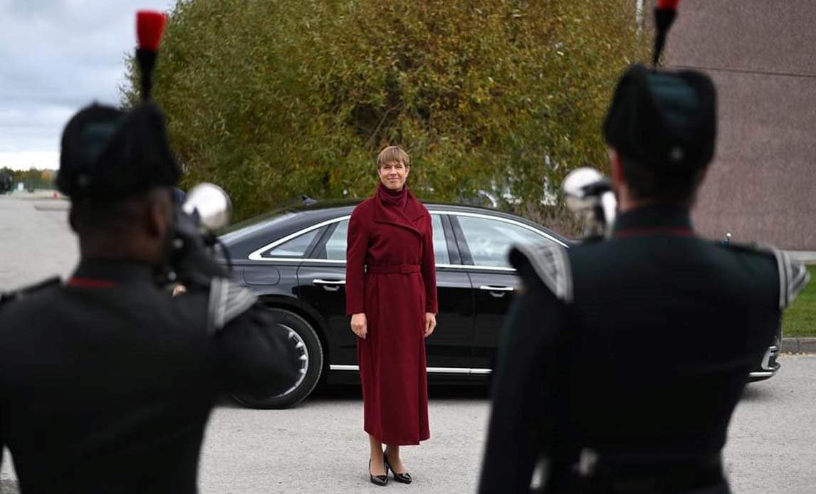 Den estiske præsident Kersti Kaljulaid besøgte i den forgangne uge de britiske og danske soldater på deres base i byen Tapa.