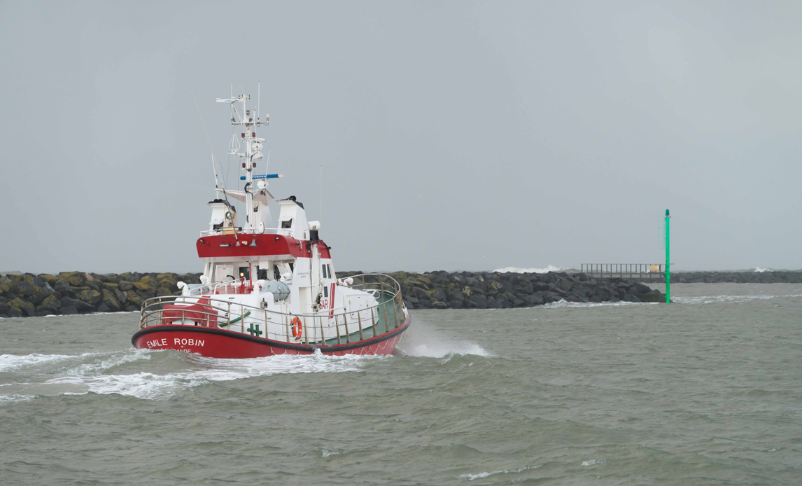 Redningsbåd stævner ud redningsstation Hvide Sande.