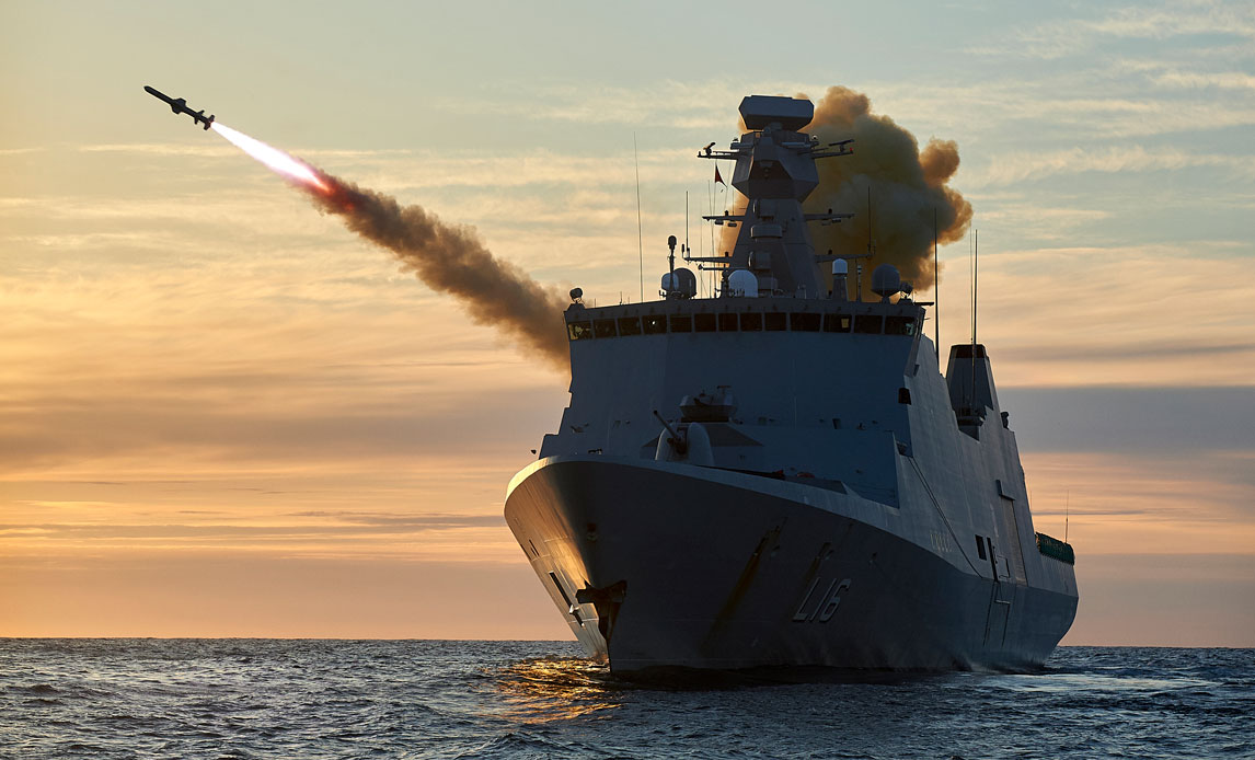 Absalon affyrer missil under øvelse ved Nordnorge