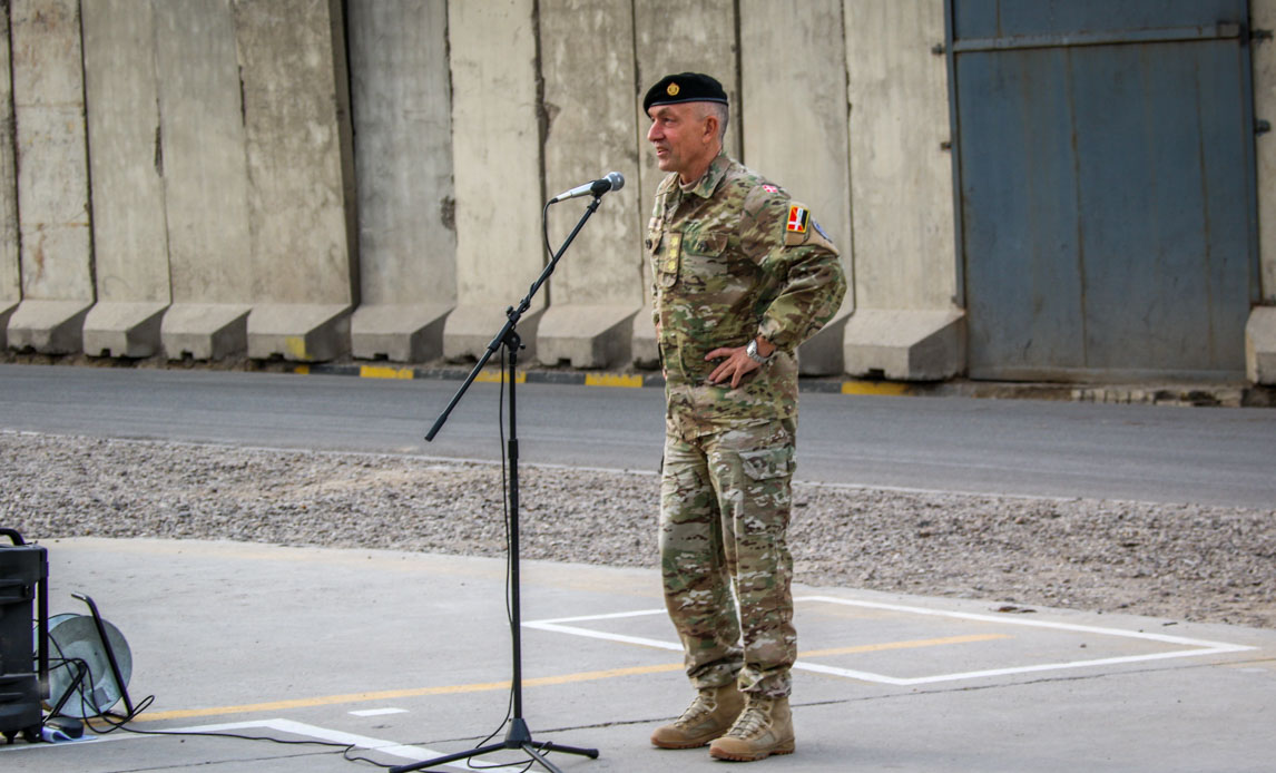 Michael Lollesgaard er chef for NATOs mission i Irak, der hedder NMI. Her holder han tale for de danske soldater, der netop har overtaget kommandoen over missionen.