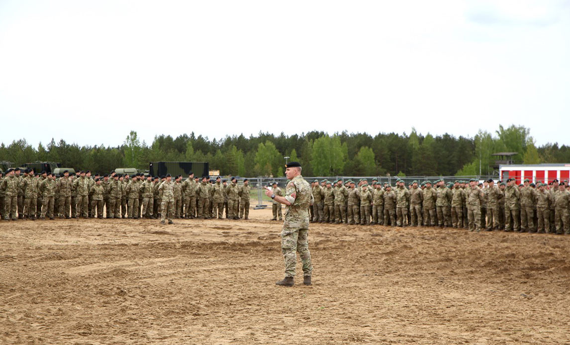 CH 1 Brigade taler til soldaterne