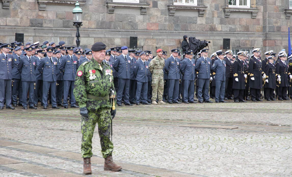 Flagdagsparaden på Christiansborg 2015. Oberst Klavs Lawes