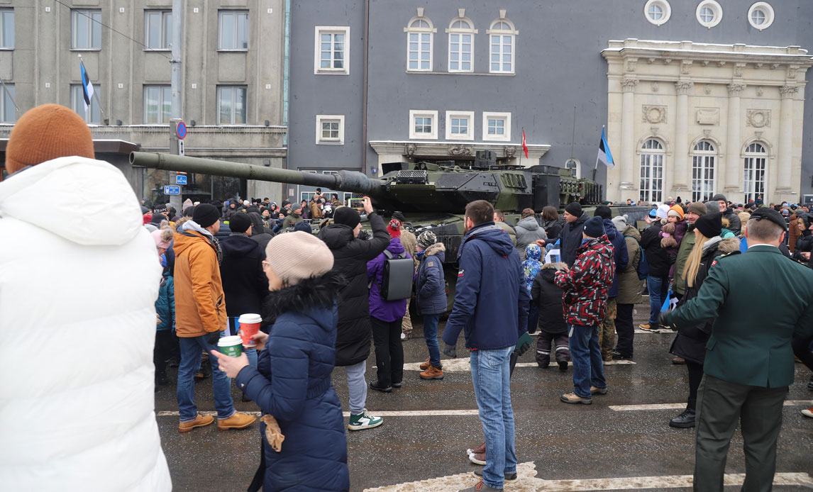 Efter paraden var der udstilling på frihedspladsen i Tallinn