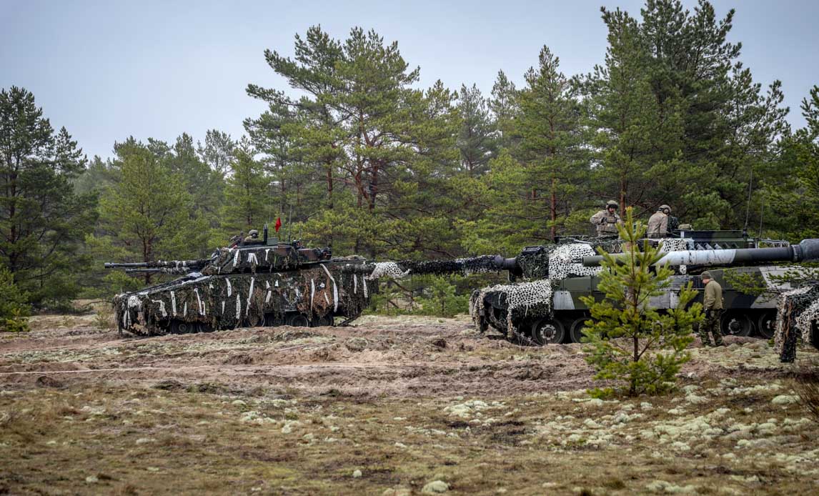 Kampvognseskadronen og den Estiske Scouts Battalion på fælles skarpskydningsøvelse i Estland