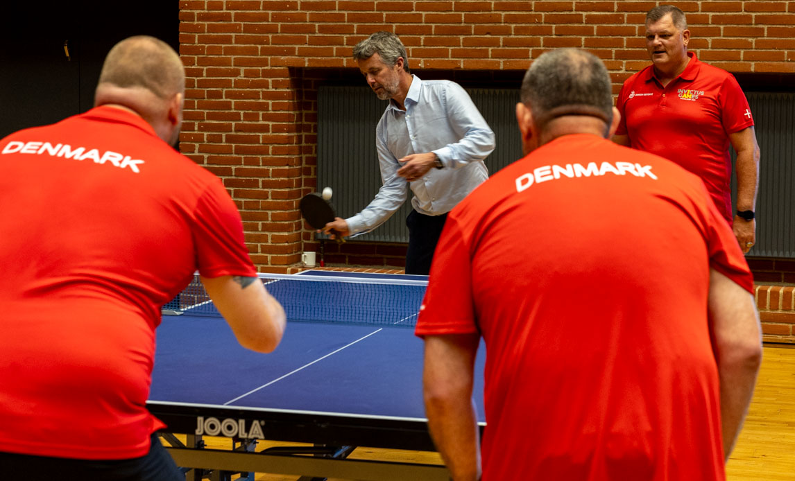 H.K.H. Kronprinsen besøgte søndag holdet, der til september skal repræsentere Danmark ved Invictus Games i Düsseldorf.