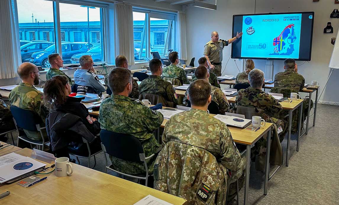 Undervisning af militærpolitiet på kursus i Aalborg